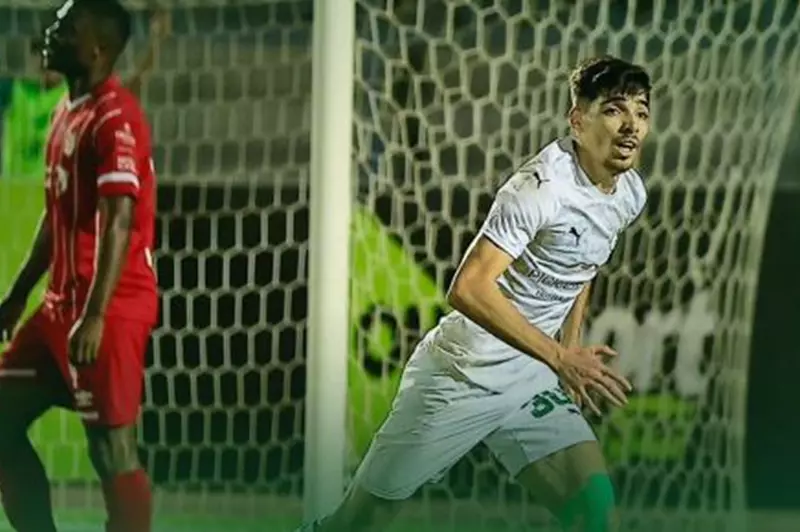 بقيادة دغموم.. المصري يتأهل لمجموعات الكونفدرالية